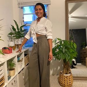 Meet your Posher, Claudia